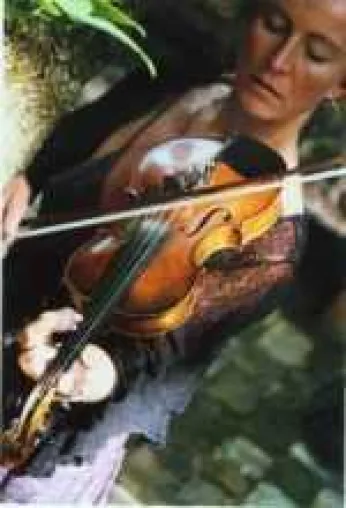 Bild: Lesung am Brandenburger Tor im Restaurant Tucher - Am 1.11.06 / 20 Uhr Der Schlangenkönig  - Musik, Magie und Gruselsagen aus der  alten Welt des Ostens mit Cathrin Alisch und Michael Jach