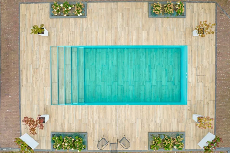 Ein Swimmingpool daheim: Luxus für Körper und Seele Bild: Ein Swimmingpool daheim: Luxus für Körper und Seele