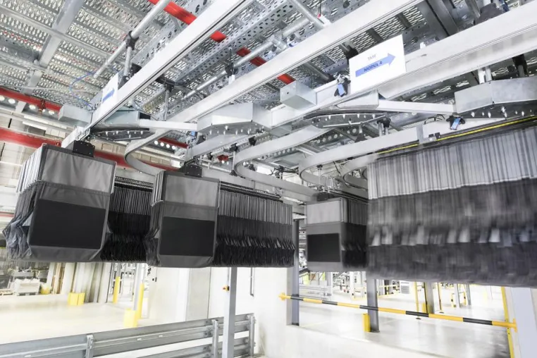 Dematic stellt zweite Generation seines Taschensortiersystems vor Bild: Dematic stellt zweite Generation seines Taschensortiersystems vor