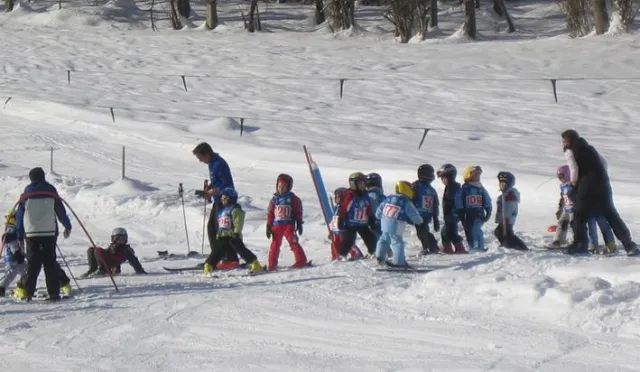 Bild: Skilehrer muss für Sicherheit seiner Schützlinge sorgen
