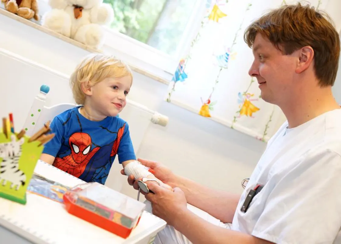 Im Rostocker KfH-Nierenzentrum für Kinder und Jugendliche stehen kleine Patienten im Mittelpunkt