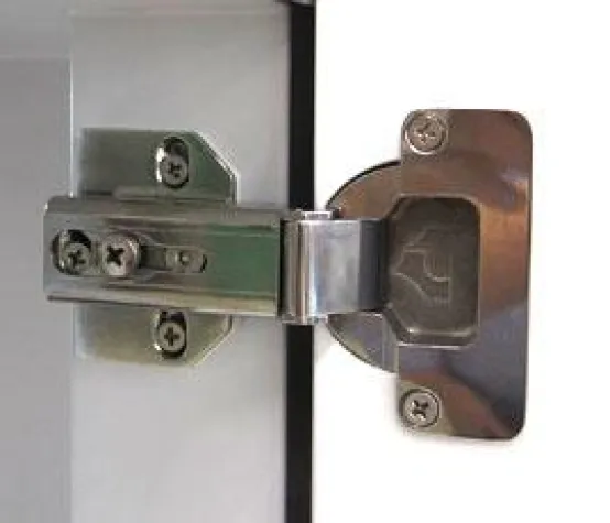 Bild: Drehbegrenzer – ohne optische Beeinträchtigung für Decksmöbel