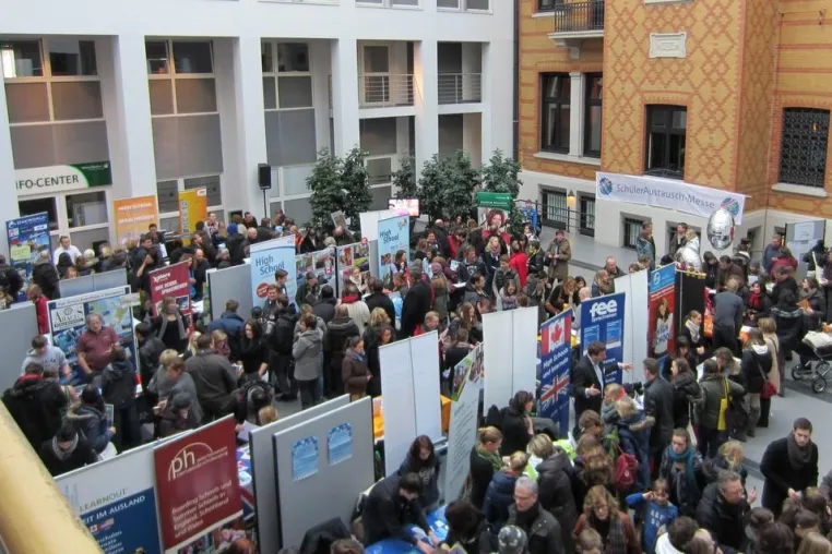 SchülerAustausch-Messe in Hamburg: Junge Menschen im Norden wollen Auslandserfahrungen Bild: SchülerAustausch-Messe in Hamburg: Junge Menschen im Norden wollen Auslandserfahrungen