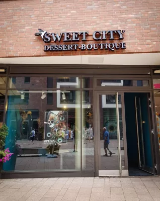 Bild: Klein aber fein: Confiserie „Sweet City“ bietet handgefertigtes Gebäck und Kunstwerke aus Schokolade