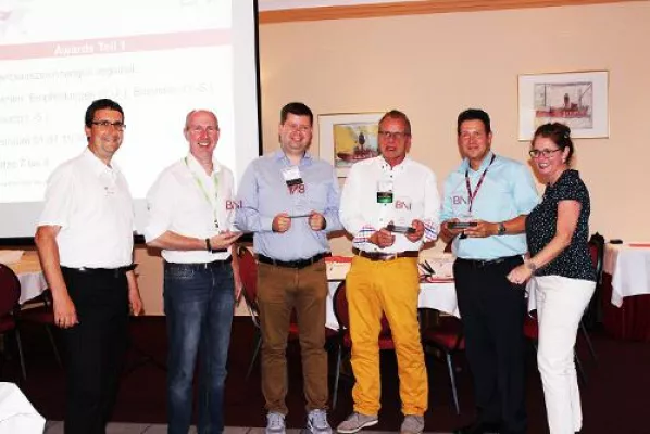 Bild: Beste Netzwerker der BNI-Region Bremen ausgezeichnet