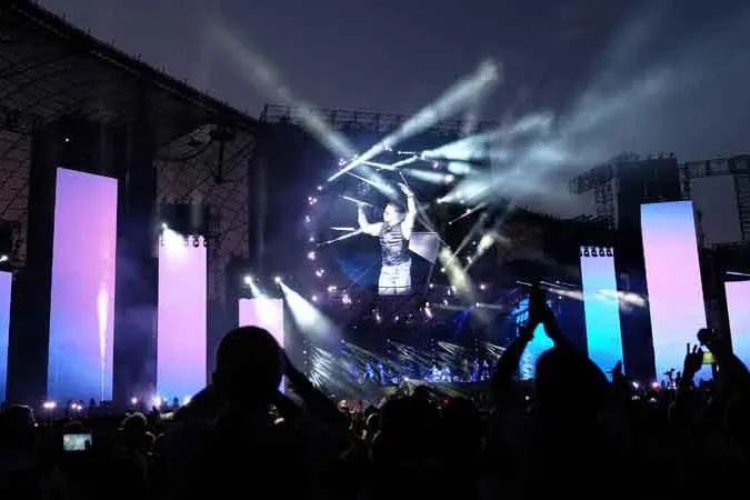 Andreas Gabalier spielt Open-Air mit wetterfesten Movinglights von ELATION Bild: Andreas Gabalier spielt Open-Air mit wetterfesten Movinglights von ELATION