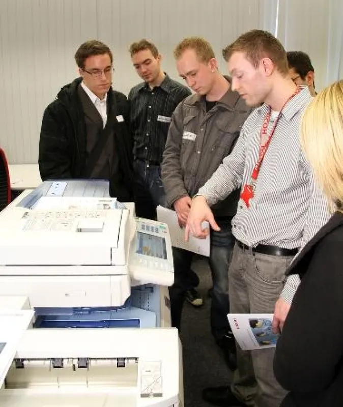 Rund 200 Schülerinnen und Schüler nutzten den Tag, um sich über die Ausbildungsmöglichkeiten bei Ricoh zu informieren