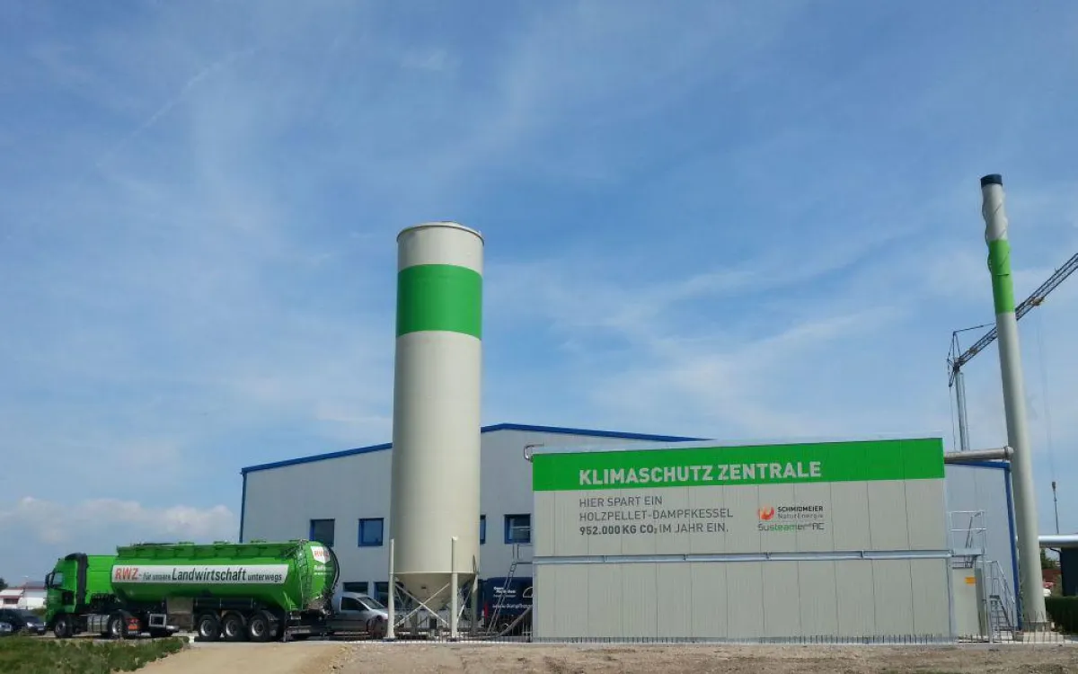 Sattdampf aus der Kompaktanlage für die Textilreinigung in Burgau