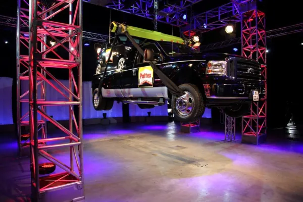 Neun Tropfen überzeugten die Jury - Pattex bricht Weltrekord Bild: Neun Tropfen überzeugten die Jury - Pattex bricht Weltrekord