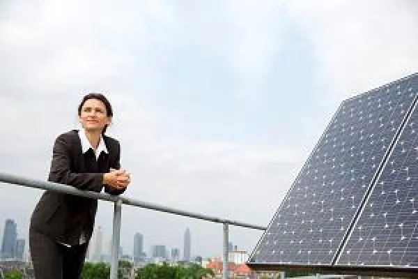 Bild: Solarenergiepotenzial von Hessens Dächern jetzt schnell online berechnen