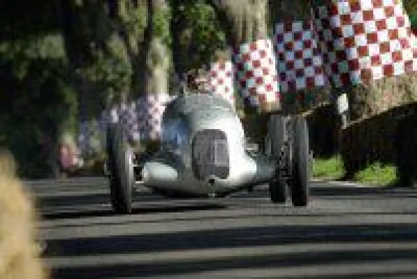 Bild: Die 9. Classic Days am Schloss Dyck finden vom 1. – 3. August 2014 statt