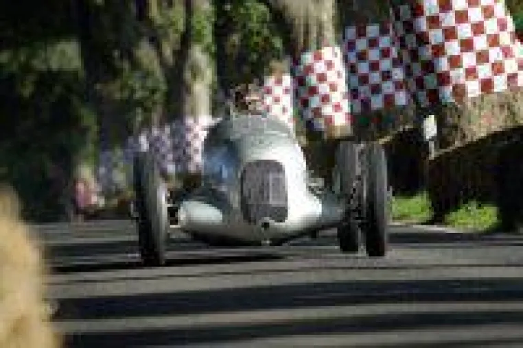 Die 9. Classic Days am Schloss Dyck finden vom 1. – 3. August 2014 statt Bild: Die 9. Classic Days am Schloss Dyck finden vom 1. – 3. August 2014 statt