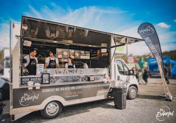 Bild: Wenn Street Food auf Boutique-Hotel trifft – MOXY Frankfurt East lädt zum Lunch mit Food Trucks ein