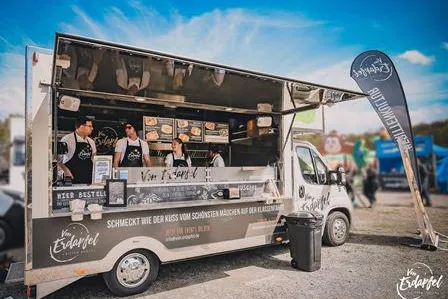 Bild: Wenn Street Food auf Boutique-Hotel trifft – MOXY Frankfurt East lädt zum Lunch mit Food Trucks ein