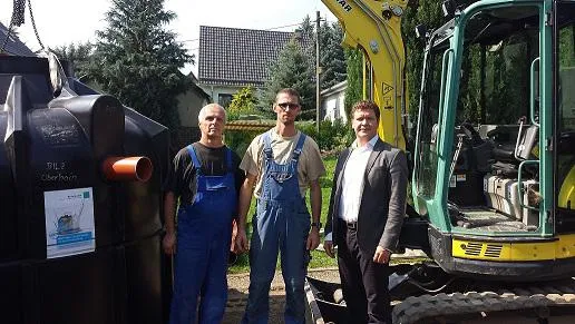 Bild: Die 500. Kleinkläranlage mit Einmal-Wartung. - Vom Erfolg und den Vorteilen einer Produkt-Innovation ...