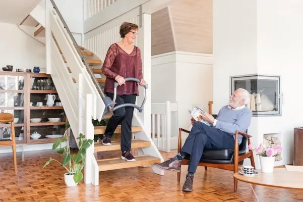 Bild: Treppenhilfe ASSISTEP gewinnt den diesjährigen SilverEco International Ageing Well Award als «Beste Lösung»