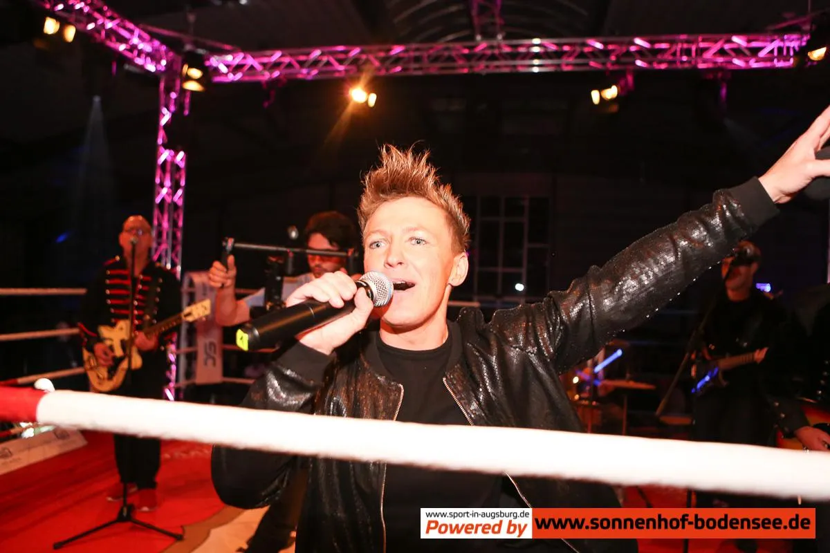 Rock Pop Sängerin Tina Schüssler wird den Ring rocken und die Sporthalle Rintheim zum Beben bringen