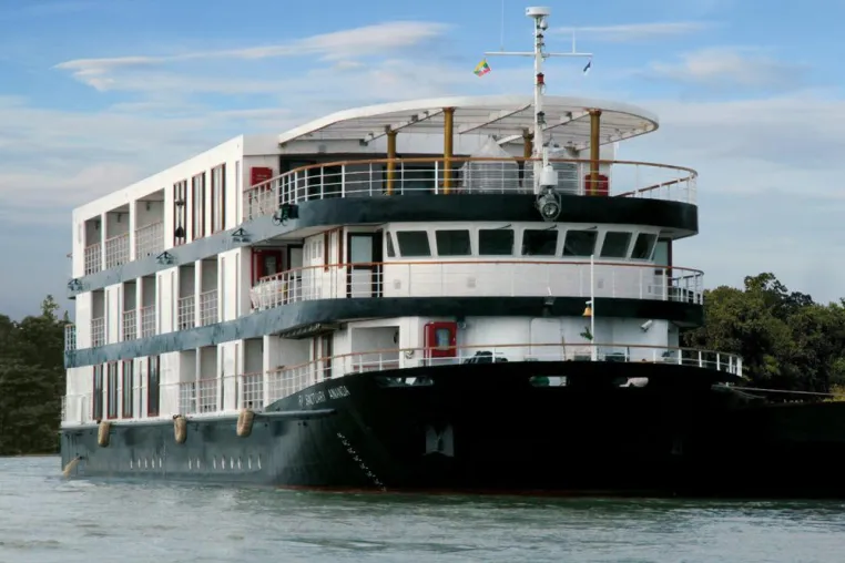 Bild: Sanctuary Ananda kurz vor Jungfernfahrt auf dem Ayeyarwady-Fluss