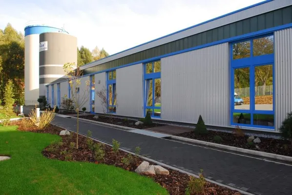 Bild: Industriegebäude-Sanierung der effizienten Art - Relax Group vollzieht eigenen Umbau in Rekordzeit