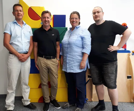 Oberbayerische FDP-Bezirkstagsfraktion besucht autkom Bild: Oberbayerische FDP-Bezirkstagsfraktion besucht autkom