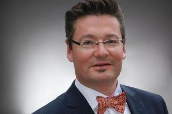 Bild: Flüchtlingen Köln: Torsten Ilg (Freien Wähler) will endlich Angebote der Muslime, des Landes und des Bundes.