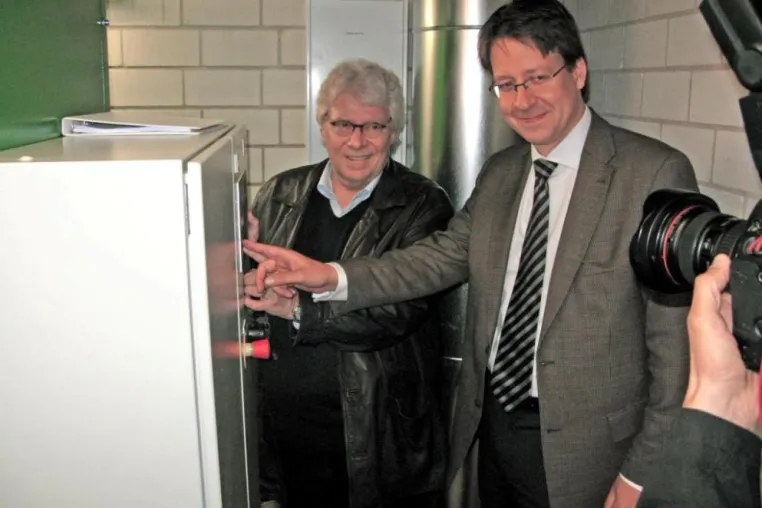 greenPower gP50 MG BHKW von KUHSE Lüneburg – feierliche Inbetriebnahme durch Umweltstaatssekretär Dr. Birkner Bild: greenPower gP50 MG BHKW von KUHSE Lüneburg – feierliche Inbetriebnahme durch Umweltstaatssekretär Dr. Birkner