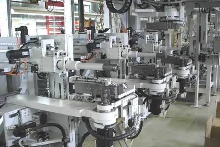 transfluid® präsentiert neue Rohrbiegemaschine „Superzelle“ Bild: transfluid® präsentiert neue Rohrbiegemaschine „Superzelle“