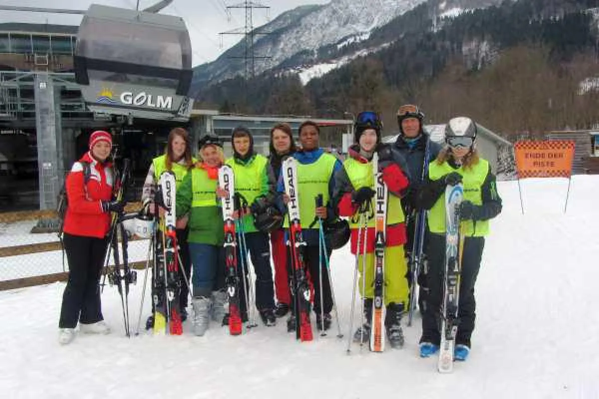 Schüler der Don-Bosco-Schule bei der Winterwoche im Montafon.