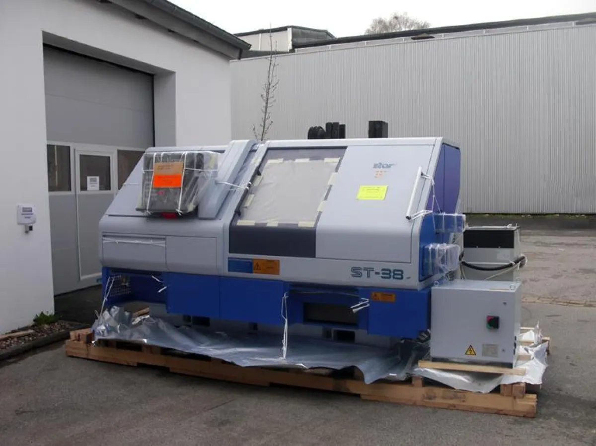 Die neue Langdrehmaschine STAR ST38 von Lück Schrauben