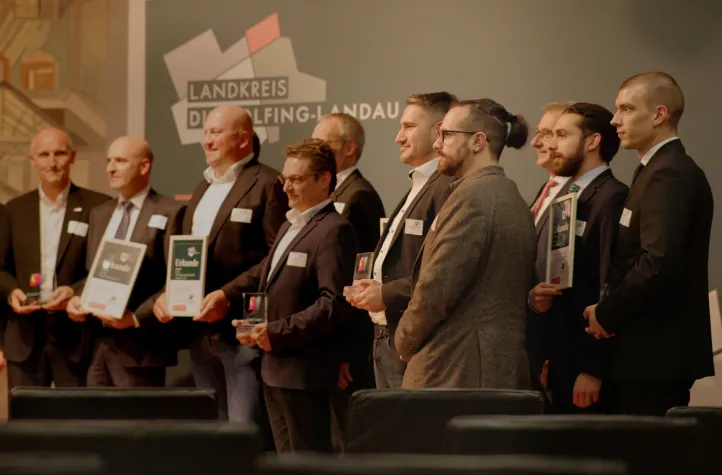 Ehrung für Innovation und Verantwortung: Drei TOP-Unternehmen aus Niederbayern ausgezeichnet Bild: Ehrung für Innovation und Verantwortung: Drei TOP-Unternehmen aus Niederbayern ausgezeichnet