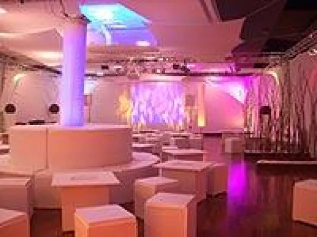 Lounge-Einrichtungen und mehr zum Mieten für Events aller Art Bild: Lounge-Einrichtungen und mehr zum Mieten für Events aller Art