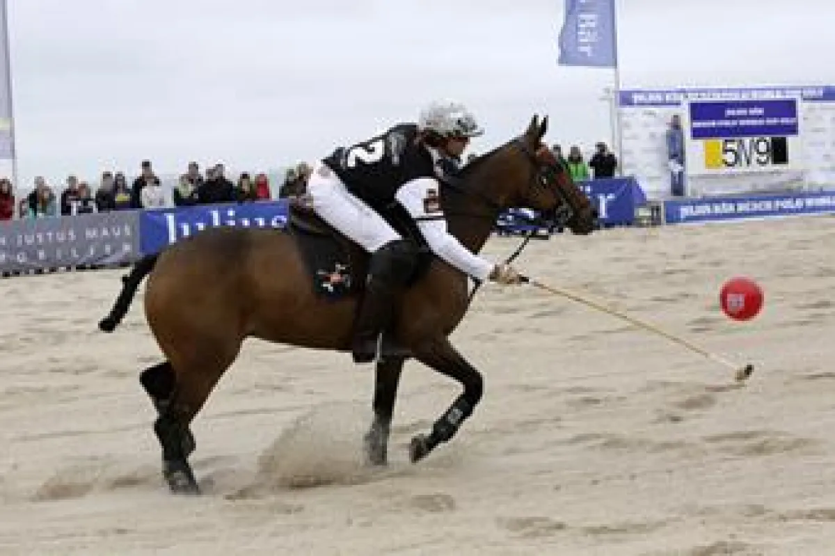 Spielszene Beach Polo World Cup