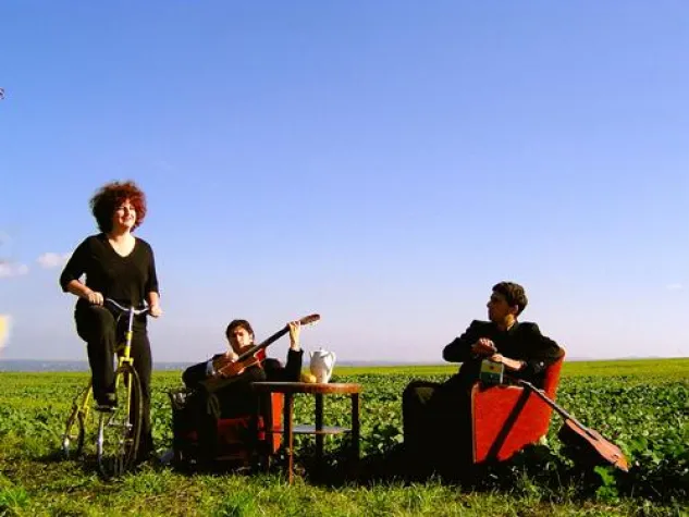 riverlounge concert: Annametuer & ihre Gitarristen Bild: riverlounge concert: Annametuer & ihre Gitarristen