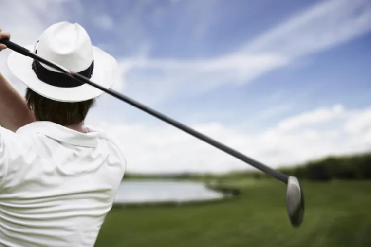 Bild: Golfpark: Schönes Spiel mit modernen Indooranlagen und Golfsimulatoren