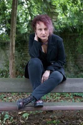 Terminänderung: Heidi ad Hoc - Lesung »Pamphlete der Realität« am 28.07.10 in Duisburg Bild: Terminänderung: Heidi ad Hoc - Lesung »Pamphlete der Realität« am 28.07.10 in Duisburg