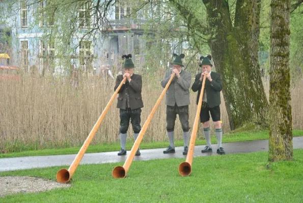 Mit Kommissar Obermoser dem Täter auf der Spur Bild: Mit Kommissar Obermoser dem Täter auf der Spur