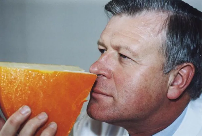 Der Expertentipp im Februar – Warum stinkt Käse? Bild: Der Expertentipp im Februar – Warum stinkt Käse?