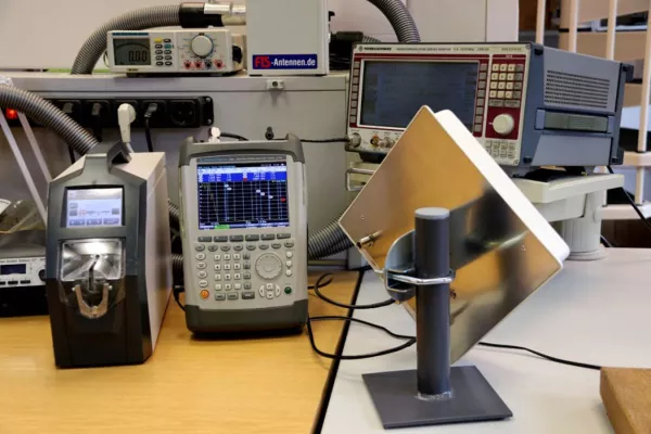 Bild: FTS Hennig präsentiert eigene innovative 5G Router und Antennen für Spitzenleistung