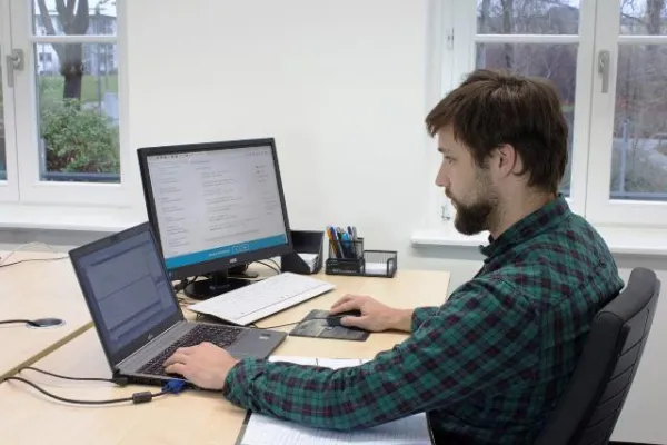 Anwendungsentwickler – ein Beruf mit Leidenschaft zum Programmieren Bild: Anwendungsentwickler – ein Beruf mit Leidenschaft zum Programmieren