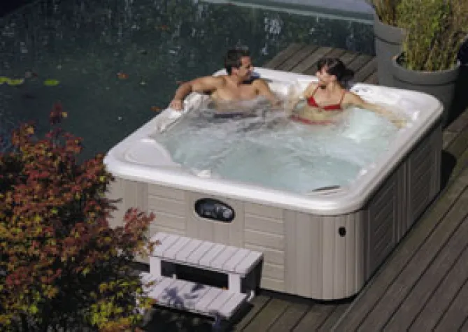 Bild: Frischekur für müde Knochen – Gesundes Entspannen im Sprudelbad