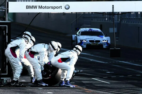 Bild: EIN MOTORSPORT-MÄRCHEN 2.0 - Die Wiesbadener Agentur brandscape schreibt BMWs DTM-Geschichte weiter