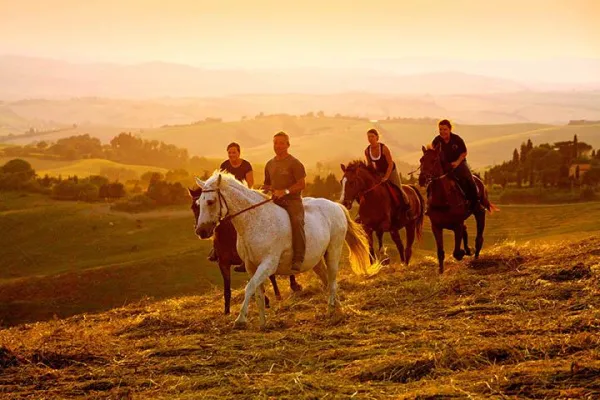 Bild: Aktiver Familienurlaub im Herbst