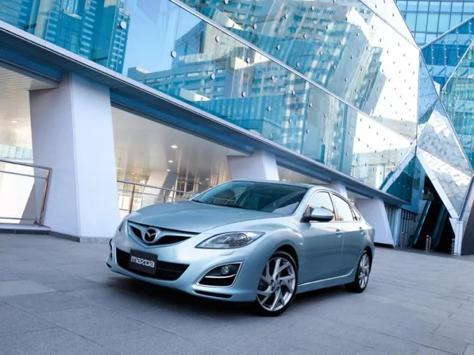 Premiere des neuen Mazda6 in der Hessengarage Bild: Premiere des neuen Mazda6 in der Hessengarage