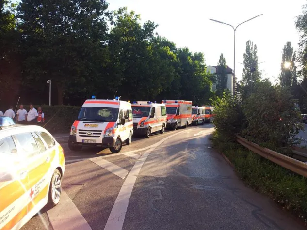 Bild: Der ASB München leistet Hilfe bei Hochwasserschäden