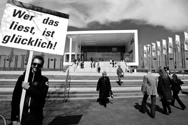 Sülz wird noch schöner – Kunstaktion zur Ausstellung europäischer Kunst in Köln Bild: Sülz wird noch schöner – Kunstaktion zur Ausstellung europäischer Kunst in Köln