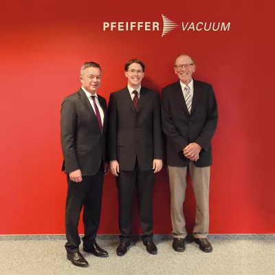 Pfeiffer Vacuum empfängt Röntgenpreisträger 2014 Bild: Pfeiffer Vacuum empfängt Röntgenpreisträger 2014