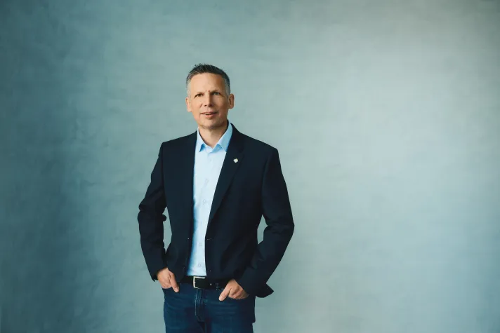 Prof. Oliver Zielinski ausgezeichnet Bild: Prof. Oliver Zielinski ausgezeichnet