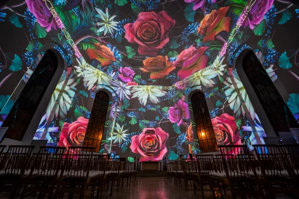 Bild: GENESIS in Kassel – Immersive Lichtshow feiert Premiere in der Karlskirche