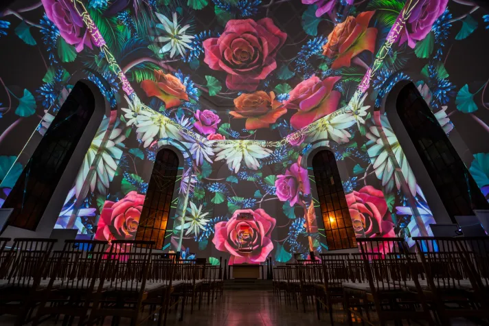 Bild: GENESIS in Kassel – Immersive Lichtshow feiert Premiere in der Karlskirche
