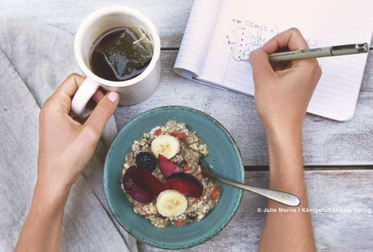 Gesund snacken mit genussvollen Rezepten aus Julie Morris Superfood-Snacks-Buch